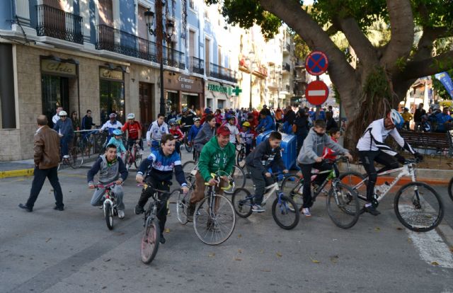 El Paseo Ciclista de Reyes en Águilas reúne a trescientas personas - 1, Foto 1