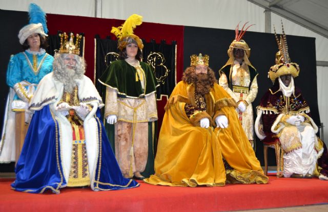 Los Reyes Magos desembarcan en Lo Pagán para repartir ilusión entre los pequeños pinatarenses - 3, Foto 3