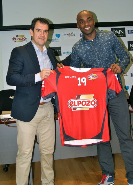 Ique con su dorsal 19 es oficialmente jugador de ElPozo Murcia FS - 1, Foto 1