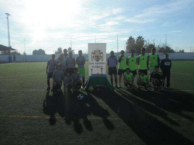 El III Trofeo Navideño de Fútbol-11 Veteranos de Alguazas recae en el F.C. Carmelitano de la localidad - 1, Foto 1