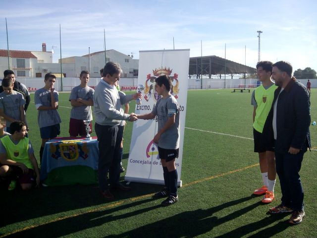 El III Trofeo Navideño de Fútbol-11 Veteranos de Alguazas recae en el F.C. Carmelitano de la localidad - 4, Foto 4