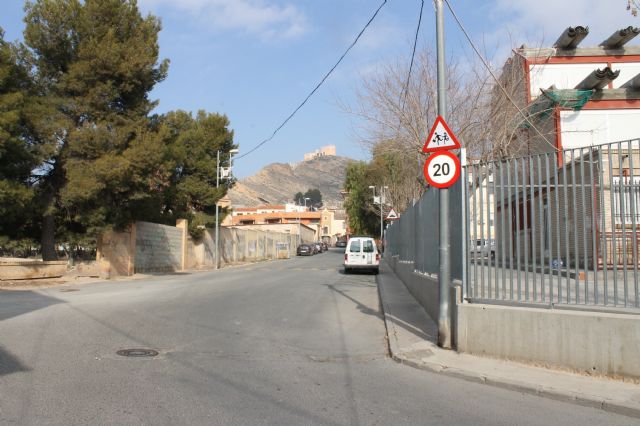 Todos los colegios y centros de enseñanza de la localidad ya están señalizados con la llamada Zona 20 - 5, Foto 5