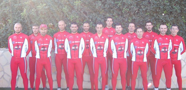 Se presenta el equipo ciclista del Club Ciclista Santa Eulalia, Foto 1