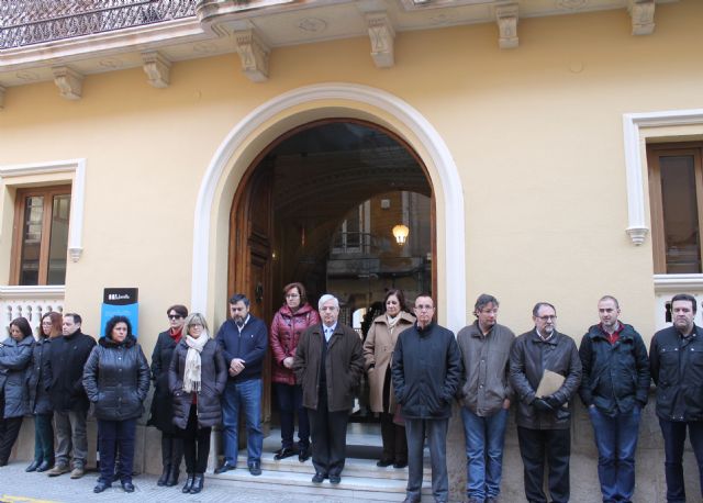 El Ayuntamiento de Jumilla se suma a la condena por el atentado terrorista al semanario satírico Charlie Hebdo - 3, Foto 3