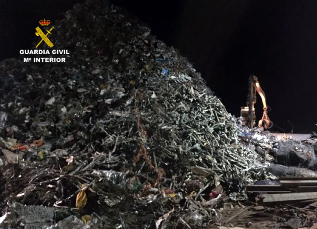 La Guardia Civil detiene a un joven por estafar a una empresa de reciclaje con la venta de 70 toneladas de piezas metlicas, Foto 3