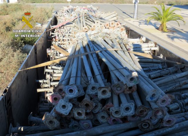 La Guardia Civil detiene a un joven por estafar a una empresa de reciclaje con la venta de 70 toneladas de piezas metlicas, Foto 4
