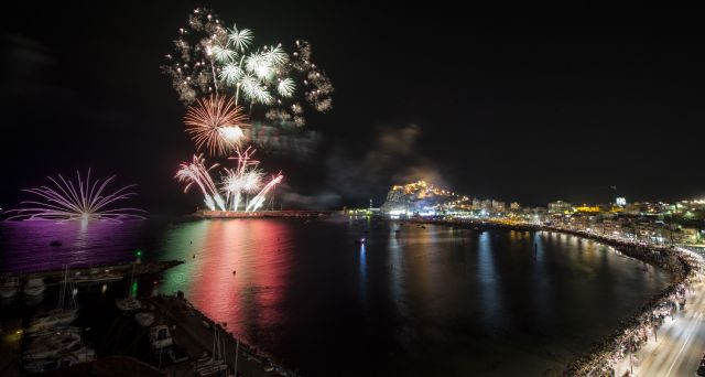 Alfonso Jesús López gana el IV Concurso Fotográfico 'Fuegos Artificiales de Águilas' - 1, Foto 1