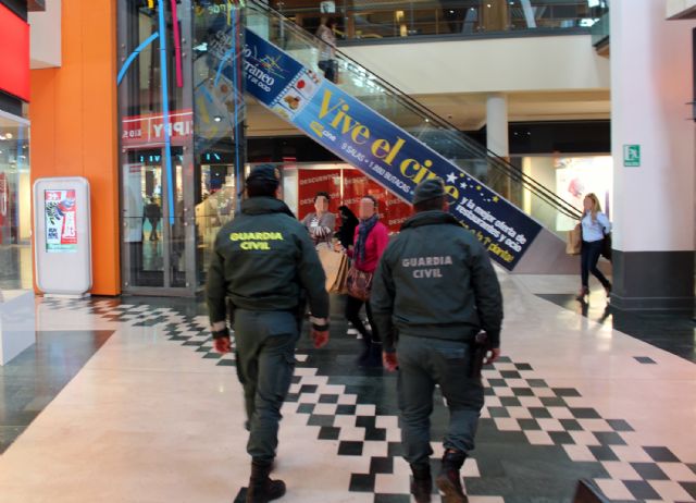 La Guardia Civil refuerza los servicios de vigilancia de infraestructuras críticas y de objetivos de interés en la Región - 2, Foto 2