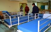 Hospital La Vega dona 4 camillas articuladas a una asociacin de niños y adolescentes con autismo