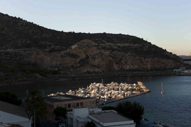 El Puerto cede instalaciones a Educación para ciclos formativos de buceo y actividades acuáticas - 1, Foto 1