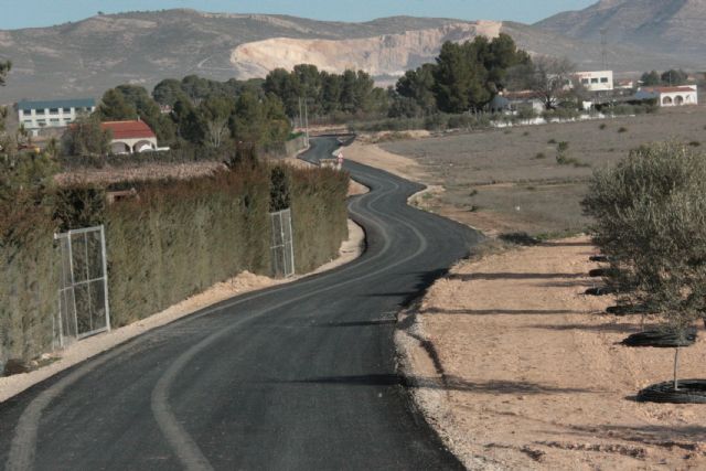 Agricultura invierte 51.000 euros en el asfaltado del camino de Las Cabezuelas - 1, Foto 1