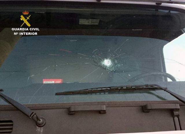 Daños en luna delantera camión, Foto 2