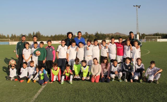 Comienza la nueva temporada de la Escuela Socio-Deportiva de Fútbol del Real Madrid en Puerto Lumbreras. - 1, Foto 1