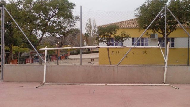 El PSOE denuncia el lamentable estado de instalaciones deportivas en Los Ángeles y La Hoya - 5, Foto 5
