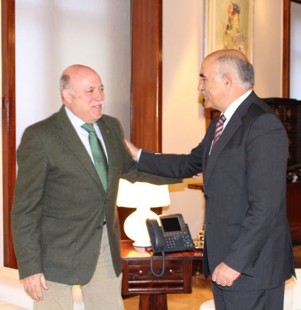 El jefe del Ejecutivo murciano, Alberto Garre, recibe al alcalde de Mula, José Iborra - 1, Foto 1