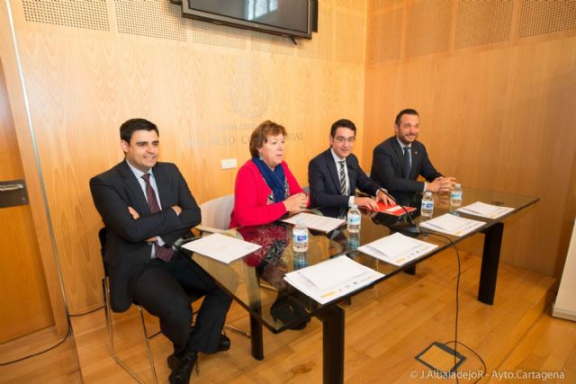 45 alumnos trabajadores finalizan su formación práctica con la ADLE - 1, Foto 1