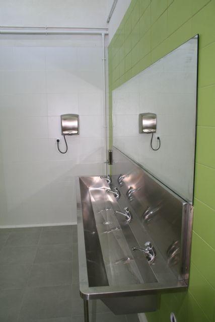 Educación invierte más de 200.000 euros en los nuevos vestuarios del IES Vega del Argos de Cehegín - 4, Foto 4