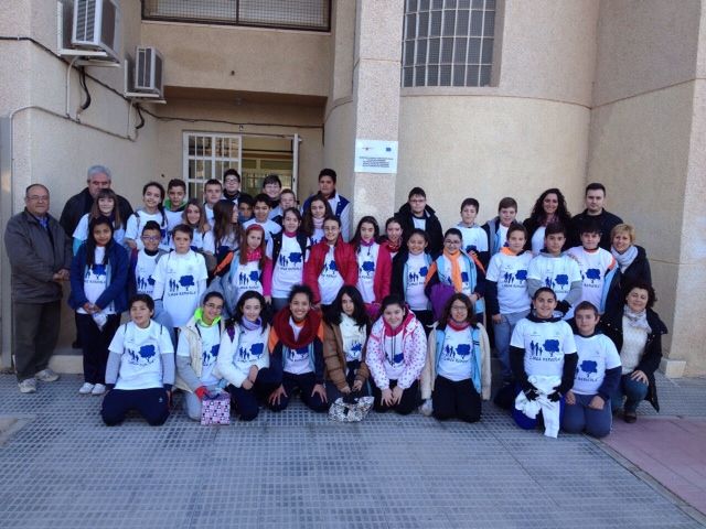 El Ayuntamiento de Lorca colabora en la plantación de árboles por 200 alumnos de los colegios Pérez de Hita y Juan Navarro - 1, Foto 1