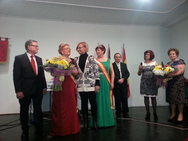 Los mayores de Llano de Brujas ya tienen reina - 1, Foto 1