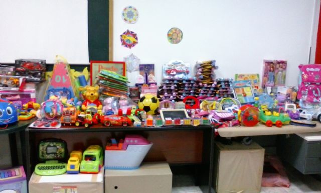 Cruz Roja Juventud de Cieza da por finalizada la campaña “No es por los juguetes. Tu solidaridad, sus derechos” - 1, Foto 1