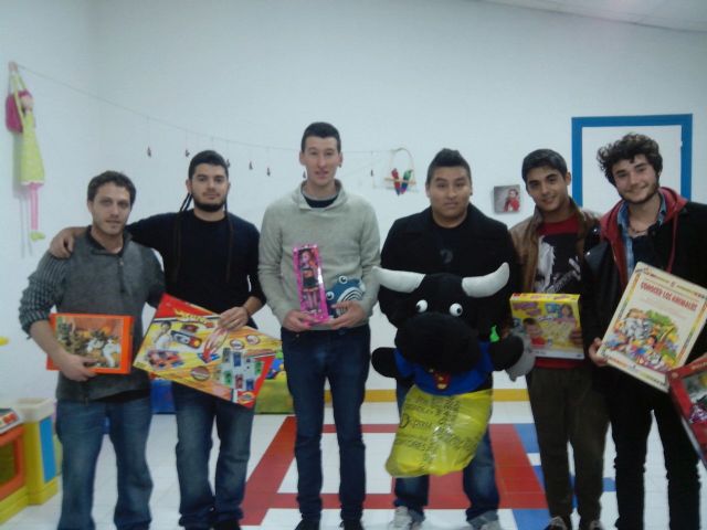 Cruz Roja Juventud de Cieza da por finalizada la campaña “No es por los juguetes. Tu solidaridad, sus derechos” - 2, Foto 2