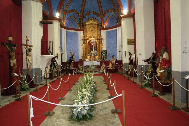 El obispo Lorca Planes inaugura la exposición que reúne las 15 imágenes de Cristo de la Semana Santa de Cehegín - 2, Foto 2