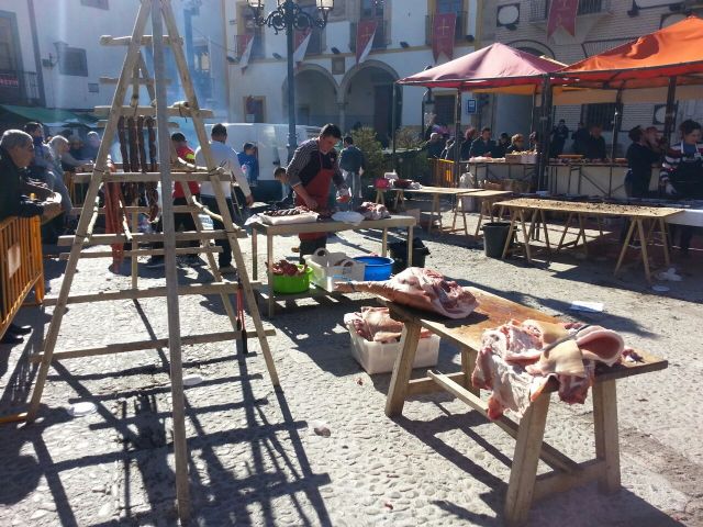 El Mercadillo Artesanal 'El Mesoncico' saborea los manjares del cerco en su primera edición del 2015 - 1, Foto 1