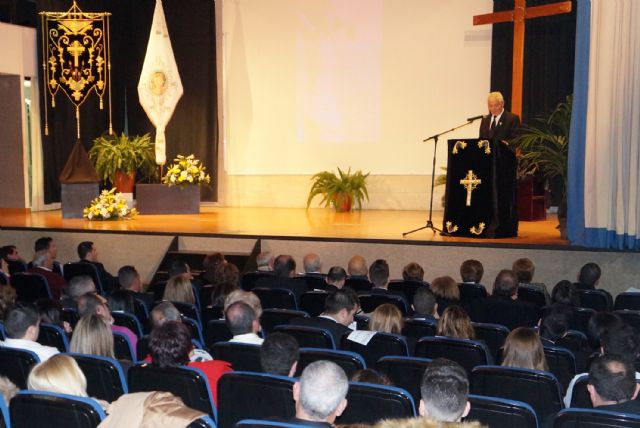 Arrancan los actos de celebración del 50° aniversario de la Cofradía del Santísimo Cristo Crucificado torreña - 4, Foto 4