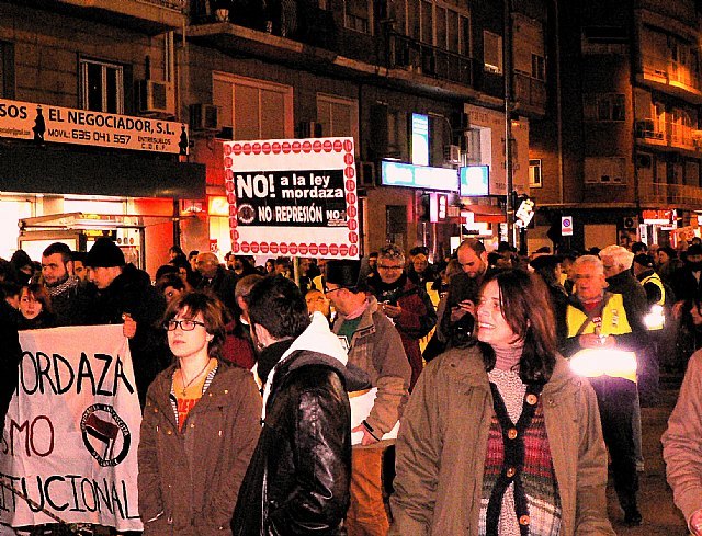 Varios cientos de personas dicen No a la Ley Mordaza en Murcia, Foto 3