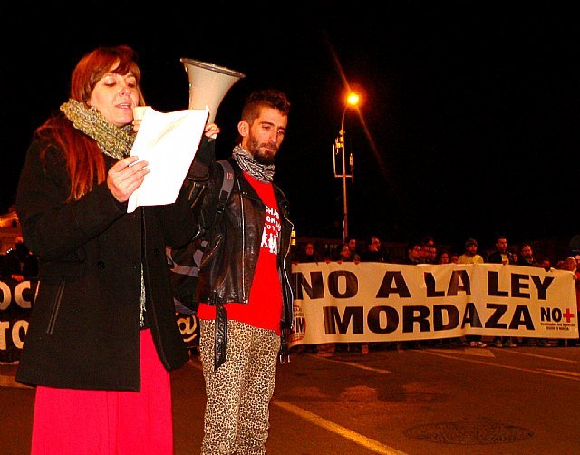 Varios cientos de personas dicen No a la Ley Mordaza en Murcia, Foto 5