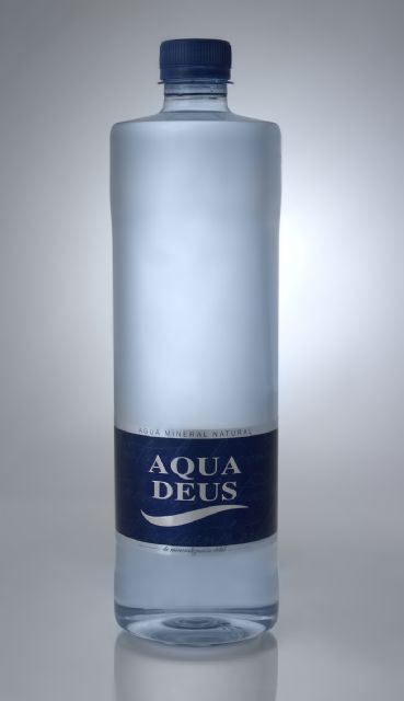 El agua mineral Aquadeus, presente en la Gua Repsol 2015, Foto 1