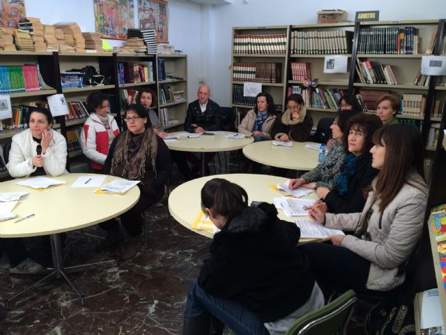 Curso básico de 30 horas en Ceutí para cuidadores de personas dependientes - 2, Foto 2