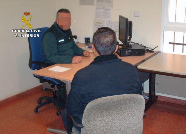 La Guardia Civil detiene al empleado de una empresa hortofrutícola de Lorca por robos en sus almacenes - 1, Foto 1