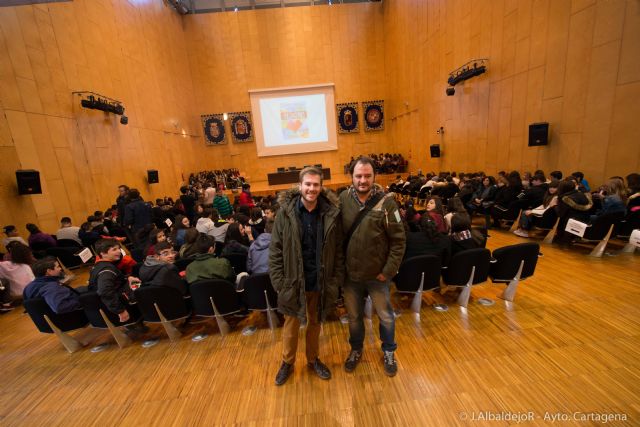 Javier Ruescas y Francesc Miralles, protagonistas del fenómeno juvenil Pulsaciones y finalistas del Premio Hache 2015 - 2, Foto 2