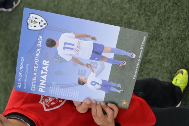 La Escuela de Fútbol Base Pinatar edita un álbum de cromos con todos sus jugadores y cuerpo técnico - 2, Foto 2