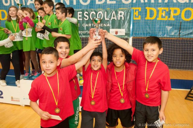 Jugando al Atletismo le pasa el testigo a los benjamines - 1, Foto 1