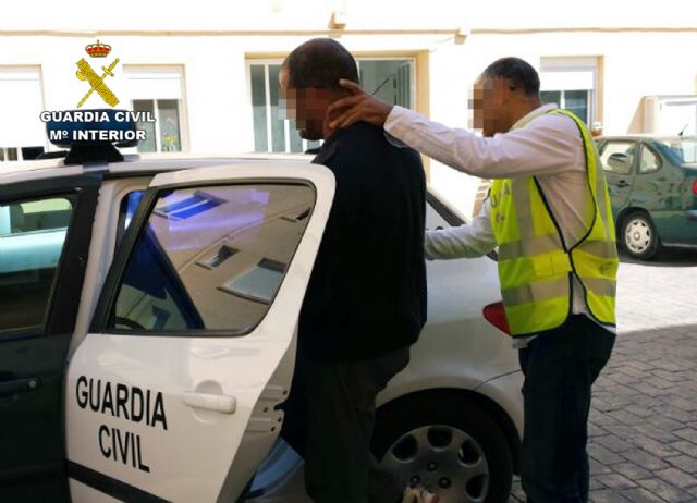 La Guardia Civil detiene a seis personas por robar productos hortofrutícolas y causar daños en fincas del Campo de Cartagena - 3, Foto 3