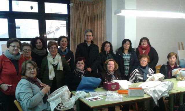 La asociación de mujeres de Alguazas recibió la visita del alcalde local y de la concejala de Igualdad - 1, Foto 1