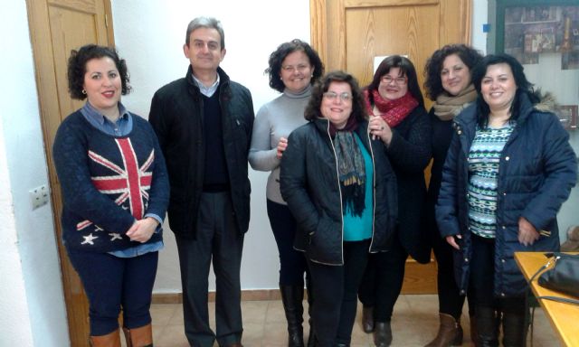 La asociación de mujeres de Alguazas recibió la visita del alcalde local y de la concejala de Igualdad - 2, Foto 2