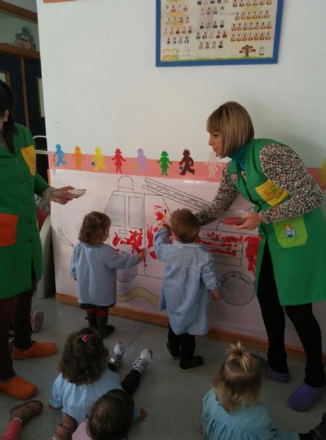 Bomberos de Molina de Segura descubren su profesión a los alumnos del CAI Nuestra Señora de la Asunción - 3, Foto 3