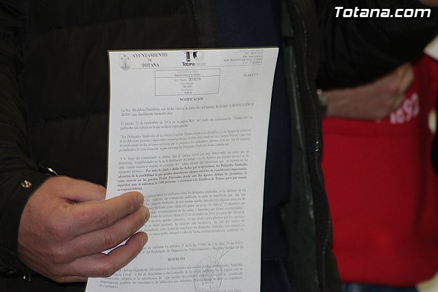 La Polica Local de Totana visita el pleno con mascarillas-mordaza - 16