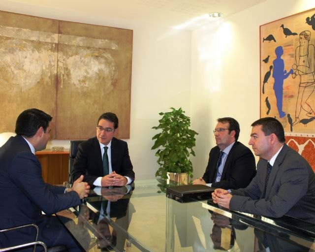 La Comunidad destina 658.000 euros para la contratación de 700 desempleados de larga duración en este año - 1, Foto 1