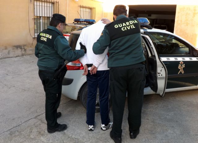 La Guardia Civil a un joven por la comisión de varios robos con violencia en Cieza - 3, Foto 3
