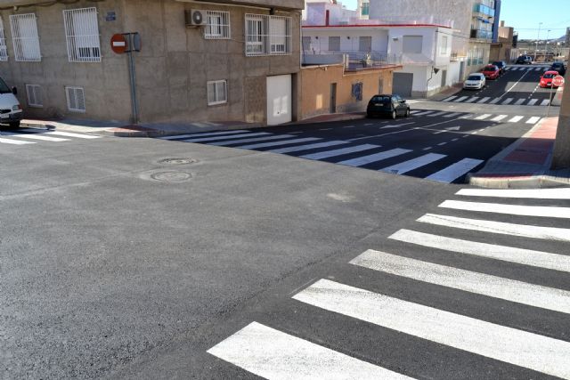 El Ayuntamiento de Águilas concluye las obras de mejora de la calle Jacinto Benavente y aledañas - 1, Foto 1