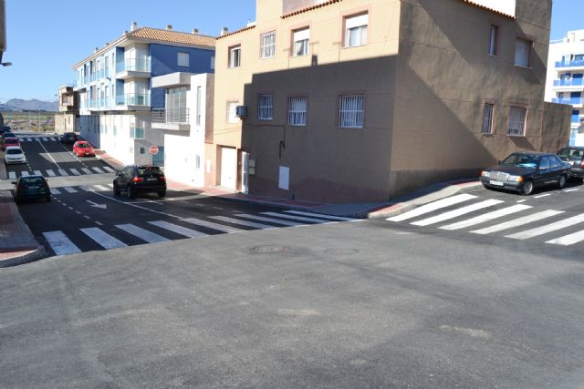 El Ayuntamiento de Águilas concluye las obras de mejora de la calle Jacinto Benavente y aledañas - 2, Foto 2