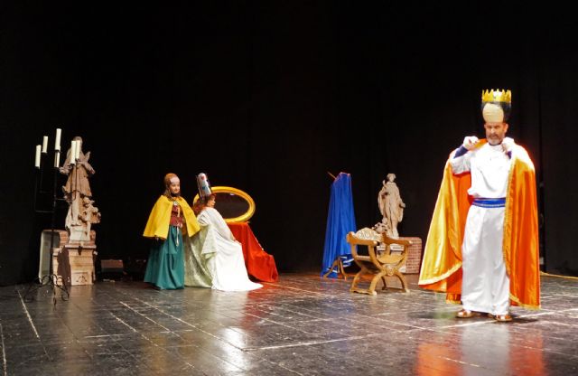 El grupo teatral aficionado Teace de Ceutí recauda 700 euros para la Cofradía de Santa María Magdalena - 1, Foto 1
