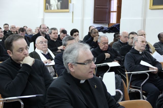 Mons. Sáiz Meneses habla de la misión pastoral de la Iglesia en las periferias en la formación permanente para el clero - 1, Foto 1