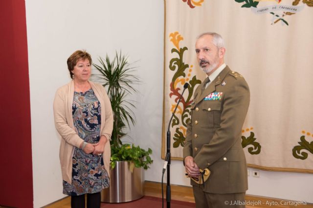 La alcaldesa saluda a los alumnos del XXXV Curso de Defensa Nacional - 2, Foto 2