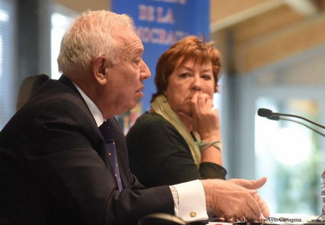 El ministro Margallo cerró las Jornadas sobre la Transición hablando de Política Exterior y la Yihad - 2, Foto 2