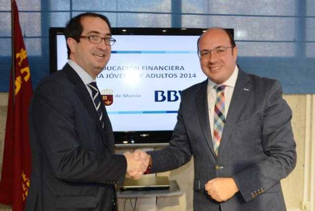 Educación y el BBVA amplían la formación financiera a 500 alumnos de la Región - 1, Foto 1